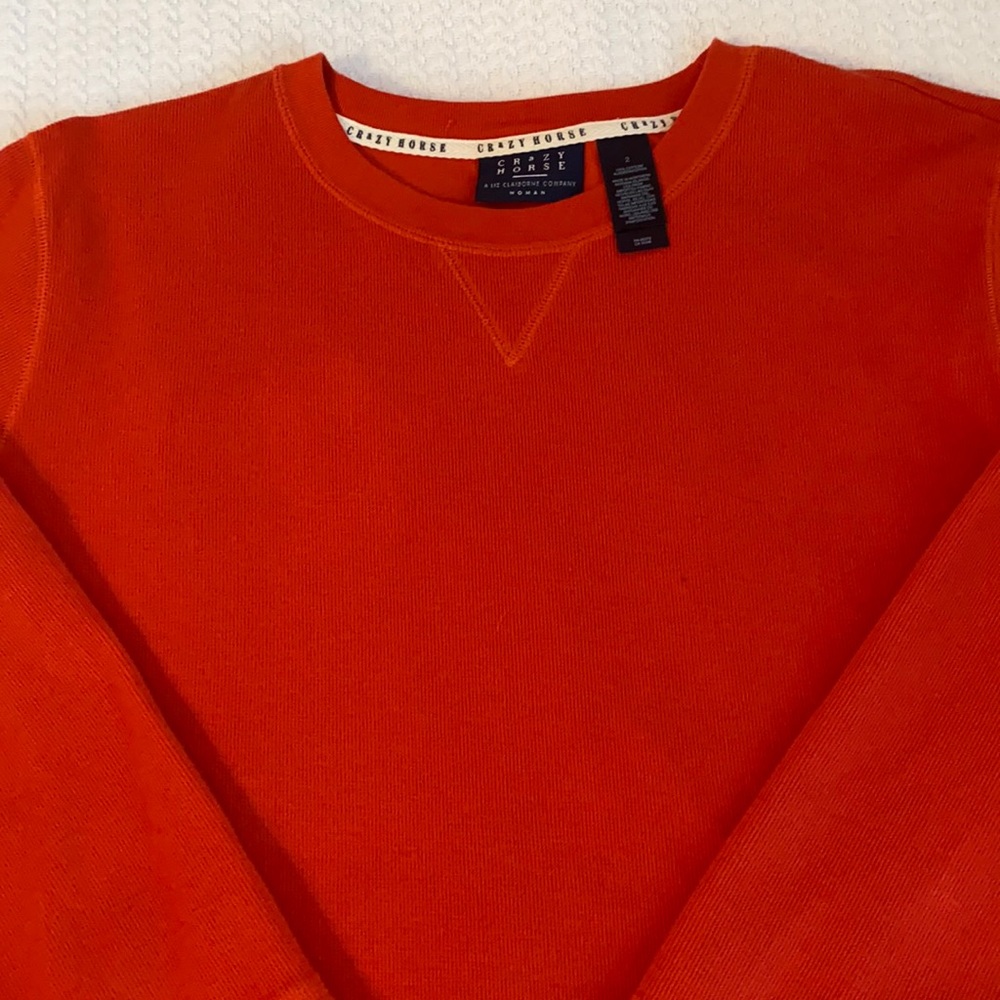 Pretty orange top!